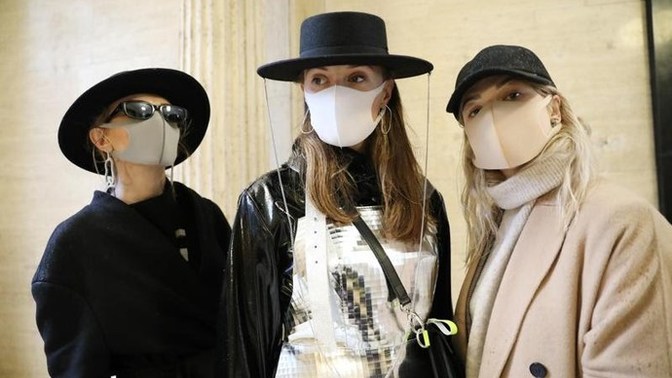 Maske takıyorum diye garipsendiğim bir gün yaşadım. Sizde maske durumları ne?