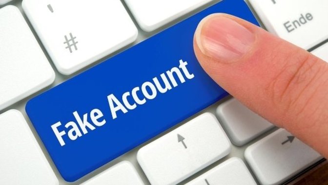 Sizi denemek için fake hesap açan sevgili ayrılığı hak eder mi?