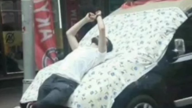 Sevgilinize "evdeyim" diyerek yalan söylediğiniz oldu mu?