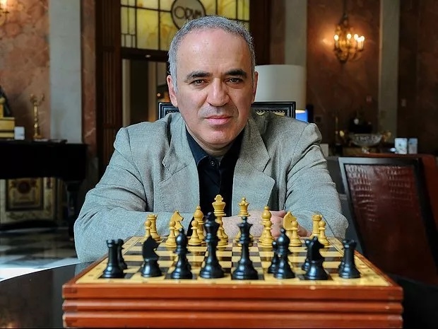 Gelmiş geçmiş en favori satranç oyuncularınız kim?