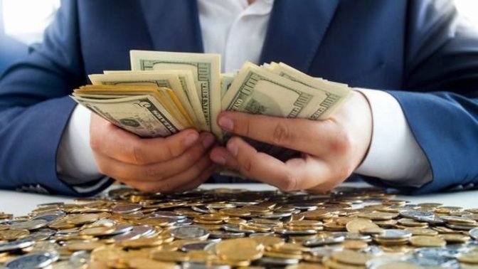 Sağlam bir karakter karşısında neden hâlâ sağlam bir servete karşı duyduğumuz heyecanı hissedemiyoruz?