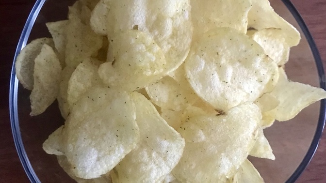 Sabah sabah aç karnına cips yenir mi?
