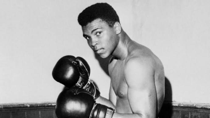 Tarihte bugün: Cassius Clay, adını Muhammed Ali olarak değiştirdi! Muhammed Aliyi tarif edebilir misiniz?