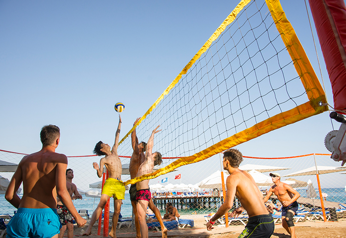 Daha önce hiç plaj voleybolu oynadınız mı?