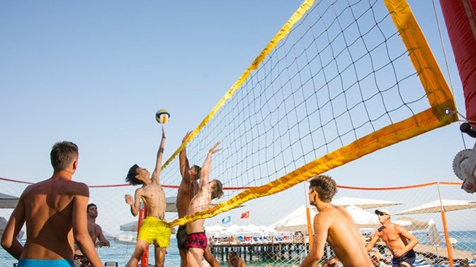 Daha önce hiç plaj voleybolu oynadınız mı?