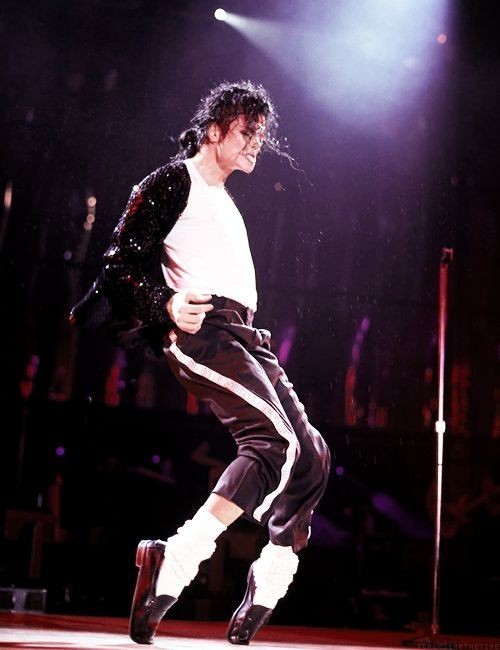 Bugün günlerden Michael Jackson olsun mu?