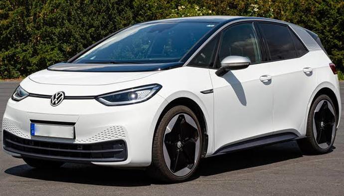 Malum hem çok hile var hemde faiş karlarla araç satıyorlar bu yüzden kendi arabamı ithal etmeye karar verdim. Volkswagen grubuna ait İd3 420 km menzilli 150kw. Motor seçeneği ile başlamayı düşünüyorum.