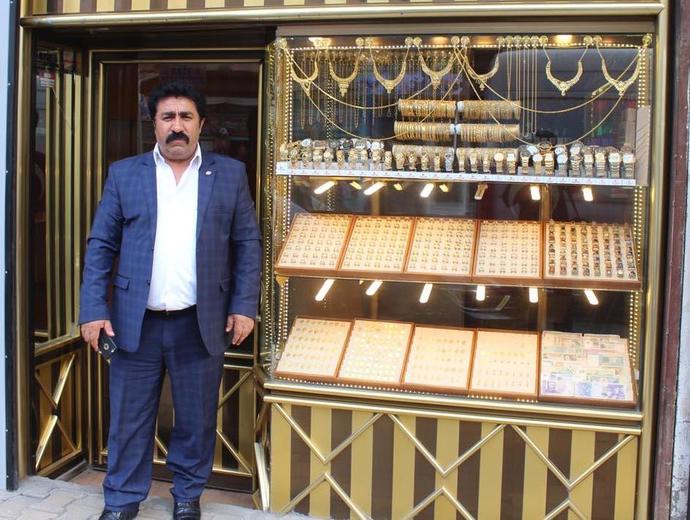 Düğün sezonu öncesi altın fiyatı yükselişe geçti! Altın yerine ne takabiliriz?