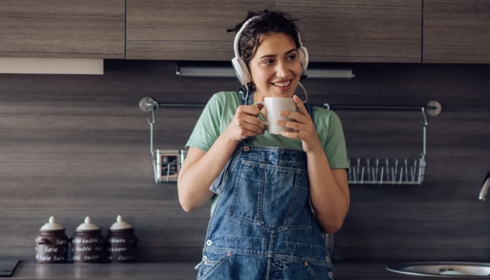 Kahvaltı yaparken müzik mi dinlersin, televizyon mu izlersin?