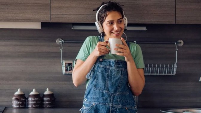 Kahvaltı yaparken müzik mi dinlersin, televizyon mu izlersin?