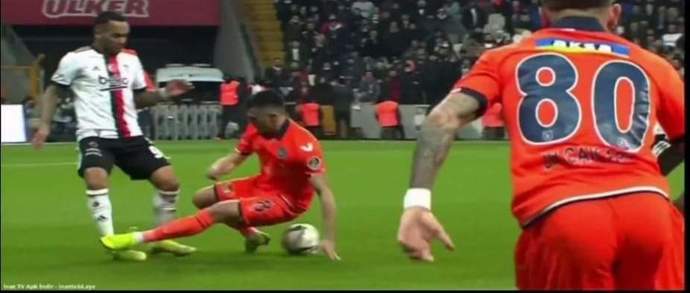 Beşiktaş 2 - 2 Başakşehir: Konuk takım üçüncü sıraya yükseldi! Maçı nasıl buldunuz?
