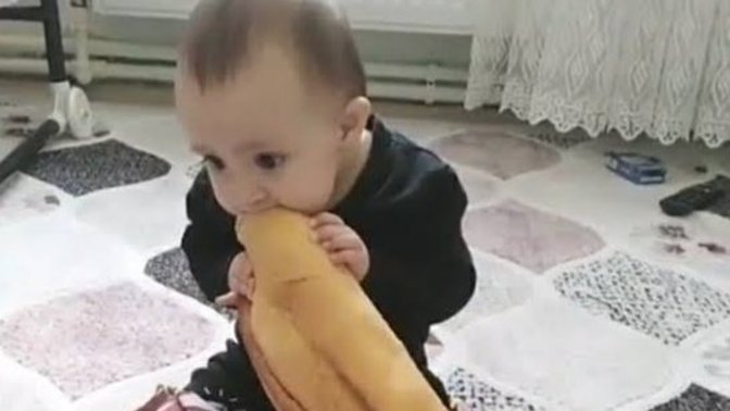 Bebekler ekmek yemeye ne zaman başlayabilir ve hangi ekmeği tüketmelidir?