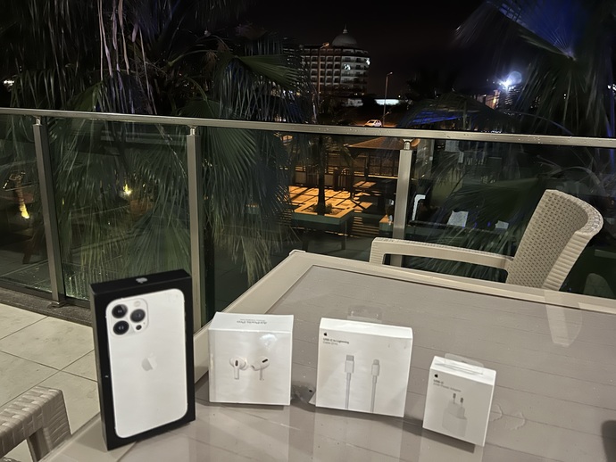 Benım gıbı telefon ve aksesuar sevenler nerde? İphone 13 pro max candir?