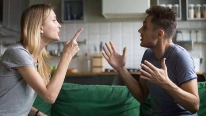 Sevgilinizle tartıştığınızda haksız olsanız bile üste çıkmaya çalışır mısınız?