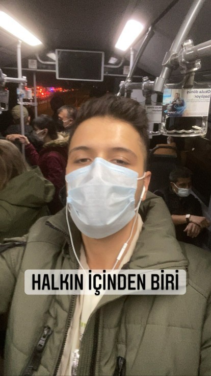 Yeni Akit, Şahan Gökbakar'ı hedef alarak "Halktan biri rolü yapıyor!" dedi. Sizce kim haklı?