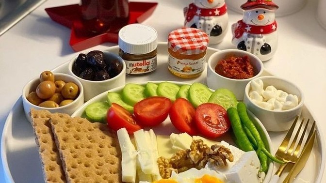 Hiç akşam yemeği için "kahvaltı" yaptın mı?