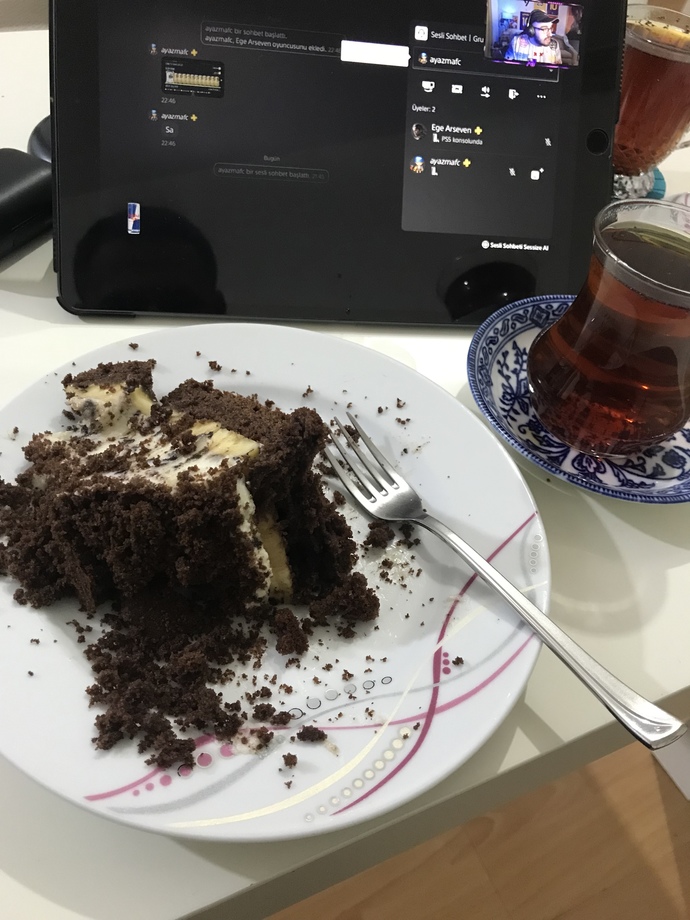 Kimler güzel köstebek pastasi yapar?