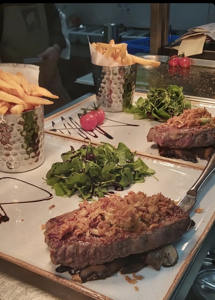 Et girmeyen restorana dert girermiş, sizce nasıl?