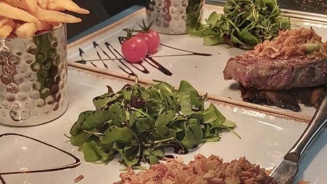 Et girmeyen restorana dert girermiş, sizce nasıl?