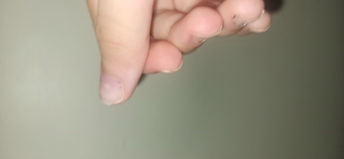Sevgilim tırnaklarımı hep uzun ve bakımlı görüyordu ama protezleri çıkardım. İtici bulur mu?