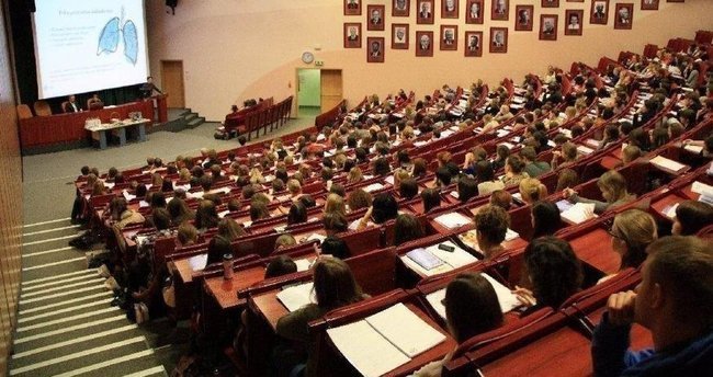 2 yıllık bölümleri okumak anlamsız mı?