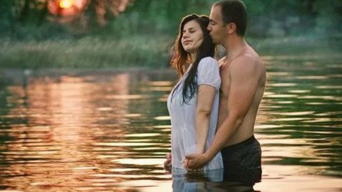 Partnerinin sürekli dokunmak istemesi seni arzuladığını mı gösterir?