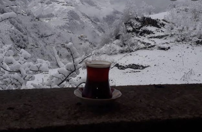 Bu soğuk havalarda içinizi ısıtacak, içinde kar geçen şarkı seçiminiz var mı?