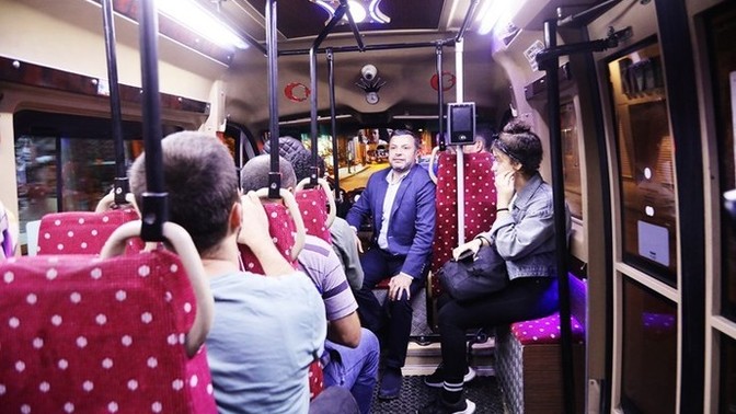 Otobüste yaşlı, hamile, engelli yolculara yer verir misiniz?