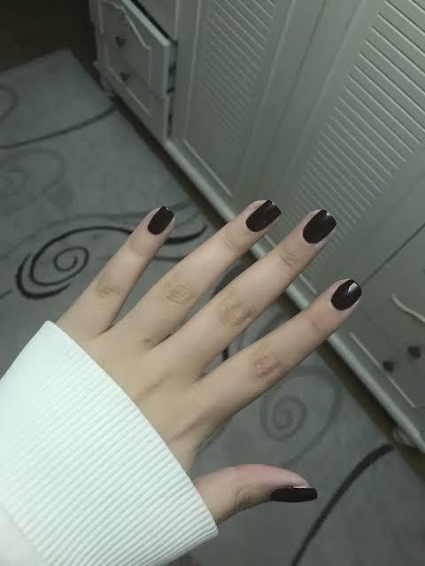 Tırnakta sadelikten yana mısınız, yoksa çiçekli böcekli nail artları sever misiniz?