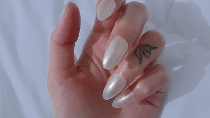 Tırnakta sadelikten yana mısınız, yoksa çiçekli böcekli nail artları sever misiniz?