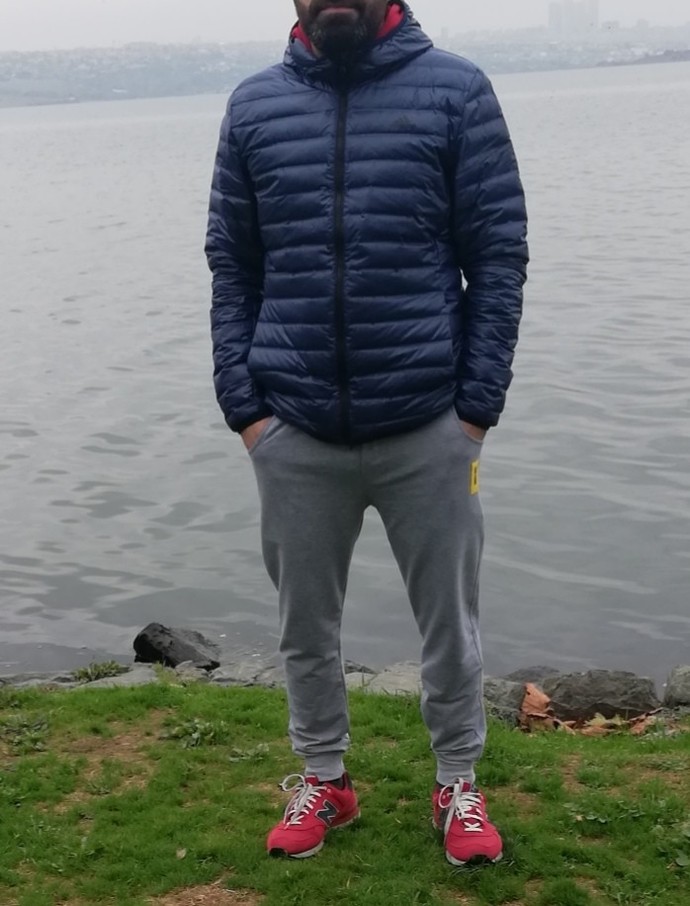 Gri eşofmanları giydik mi gençler?