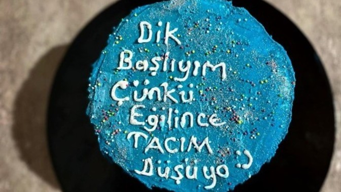 Son zamanların modası doğum günü pasta yazıları. Siz pastanızda ne yazsın isterdiniz?