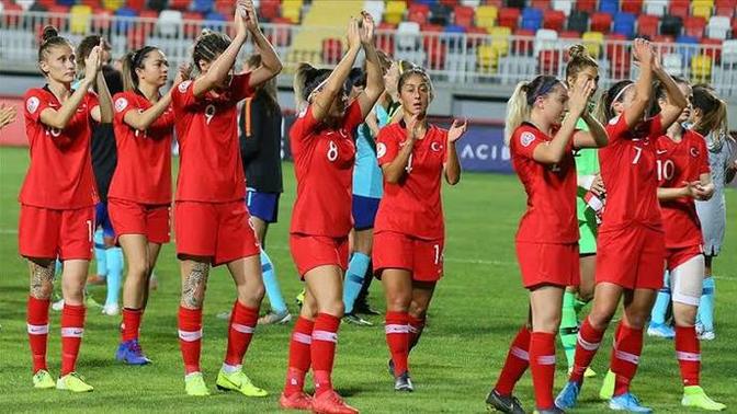 Kadın futbolcular, erkeklerden görmeleri muhtemel mesleki şiddete karşı kendilerini nasıl savunmalılar?