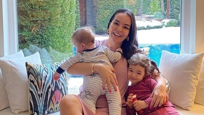 Bengü çocuklarıyla olan fotoğrafını paylaştı. Annelik yakışmış mı?