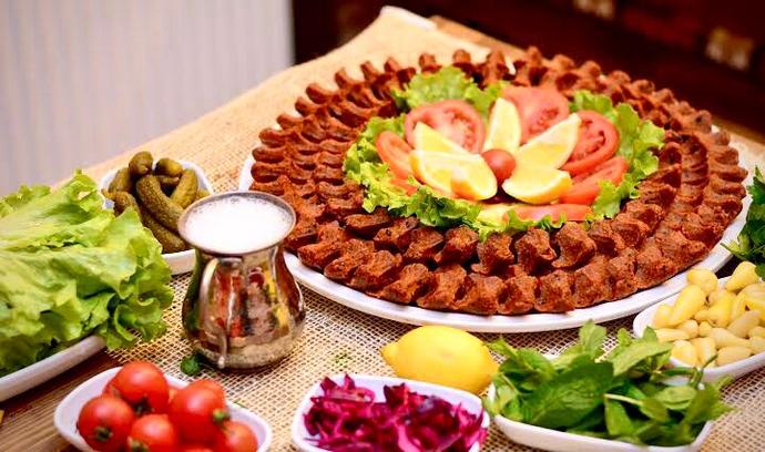 Çiğ köfteyi etli mi seversiniz, etsiz mi?