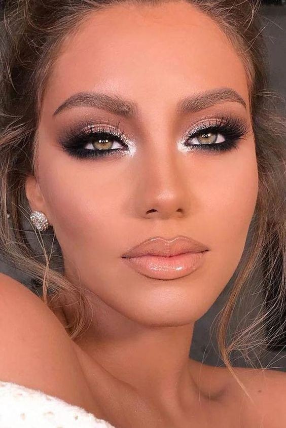 Nikah elbisem için nasıl saç makyaj uygun sizce?