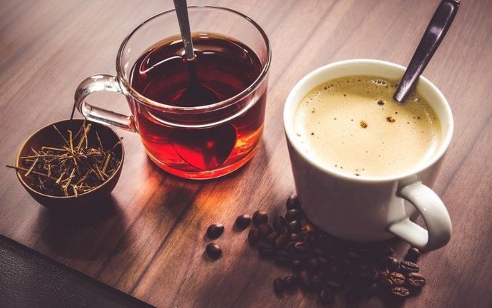 Şu an kiminle nerede ne içmek isterdin?