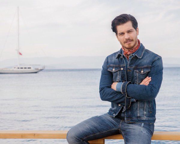 Aynı kot ceketi modelini arıyorum kızlar yardımcı olur musunuz?