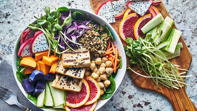 Vegan olmayı düşünmeye başladım. Size göre vegan olmak mantıksız mı?