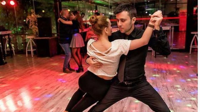 Sevgilinizle yaptığınız , sizi etkileyen , en sevdiğiniz hareket/ davranış/ an /his ne?