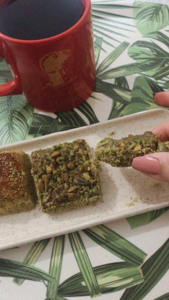 Baklavanın sadece alt kısmını yemek zevksizlik midir?