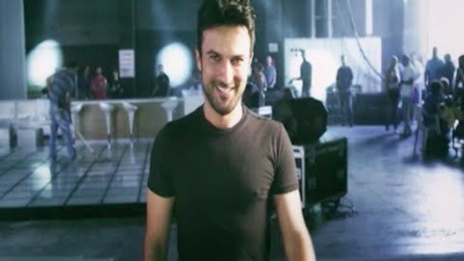 Günaydın güzel dostlar. Pazar gününe birer Tarkan şakısı paylaşarak başlayalım mı?