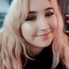 Sevgiliniz karşı cinse bu "😍 " veya bu "🥰"emojiyi atsa, tepkiniz ne olur?