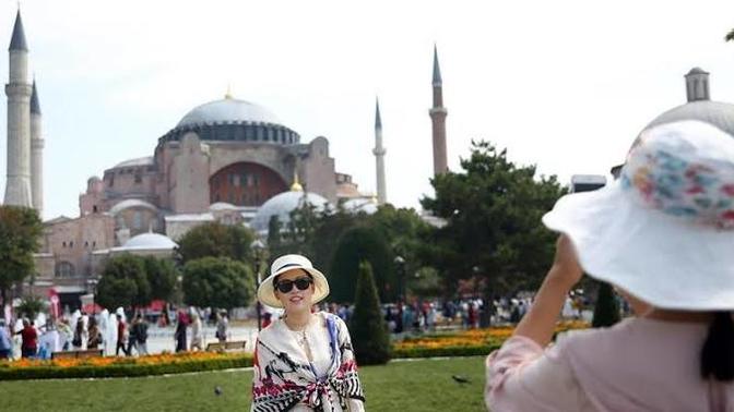 İstanbul'un tüm güzelliklerini görmek için kaç günlük bir gezi planlamalıyım?