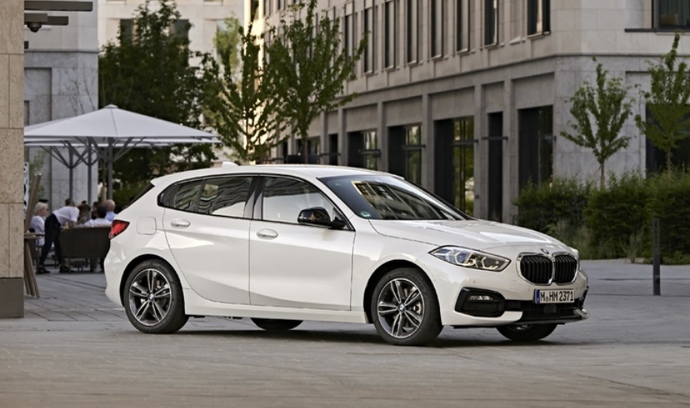 Sizce Kia Proceed mi daha güzel duruyor yoksa BMW 1 serisi mi?