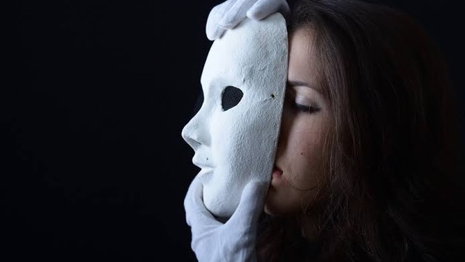 Burada olduğunuz kişi misiniz? Yoksa olmak istediğiniz bir kişi mi?