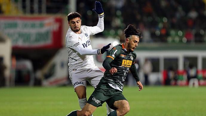 Alanyaspor 2 - 5 Fenerbahçe: Sarı-lacivertliler ikincilik şansını sürdürdü! Maç nasıldı?