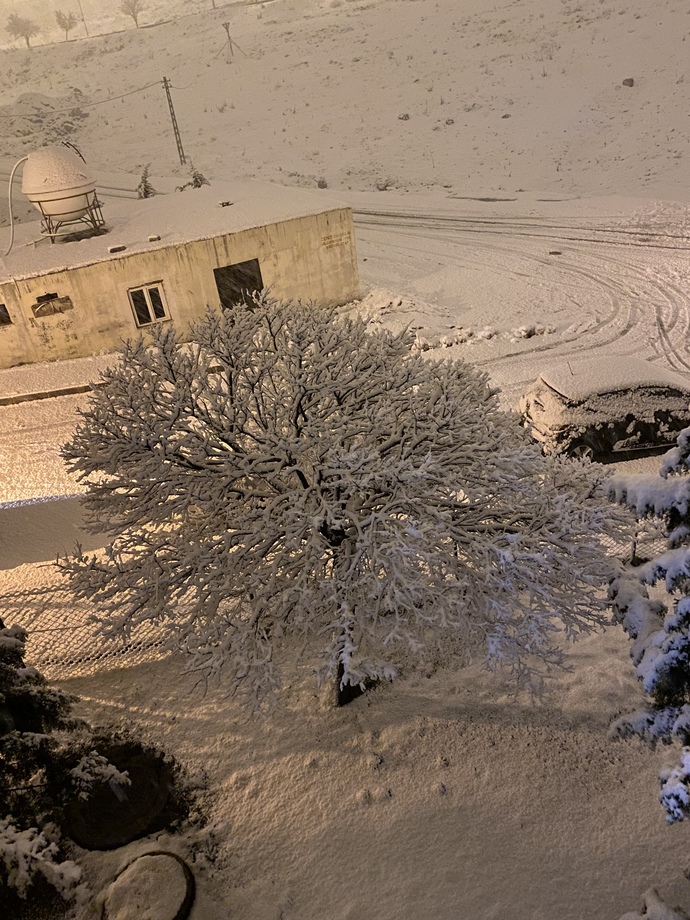 Ben sıcak memleket insanıyım arkadaş bu kadar kar bana fazla geldi. Bünyem alışmamış 🥶