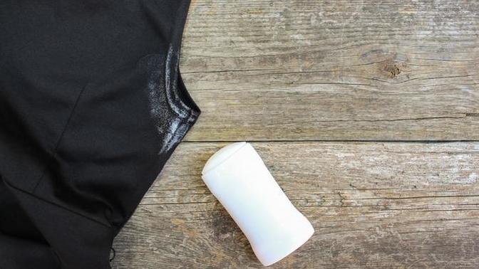 Kıyafete bulaşmayan deodorant öneriniz var mıdır?