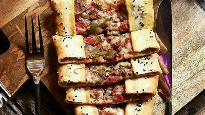Pide çatalla mı yenir yoksa elle mi?